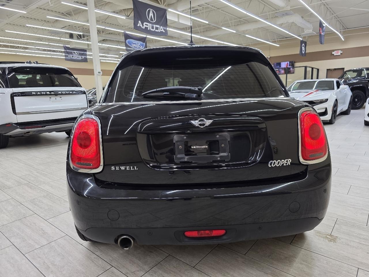 MINI Cooper 4-Door 2018
