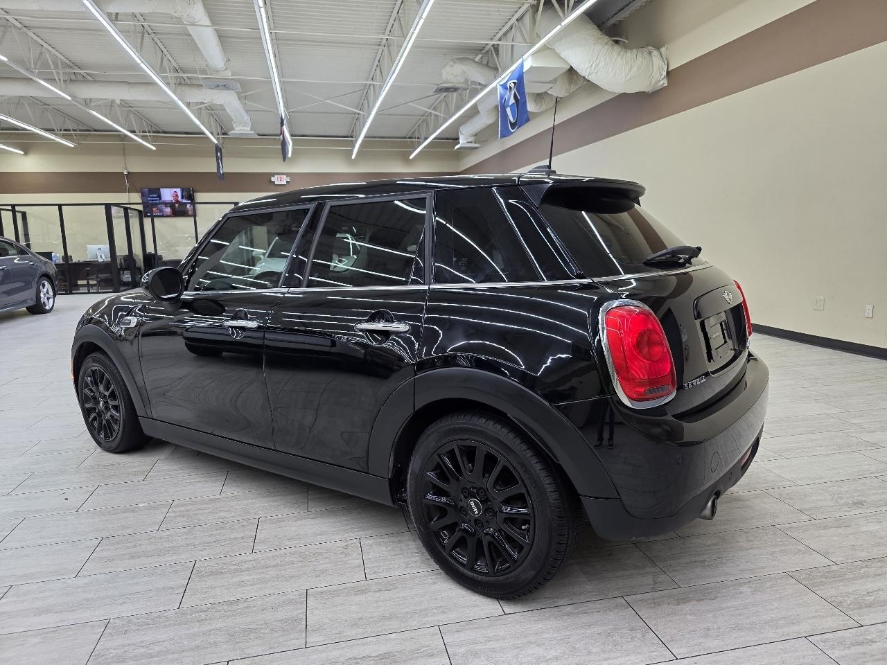 MINI Cooper 4-Door 2018