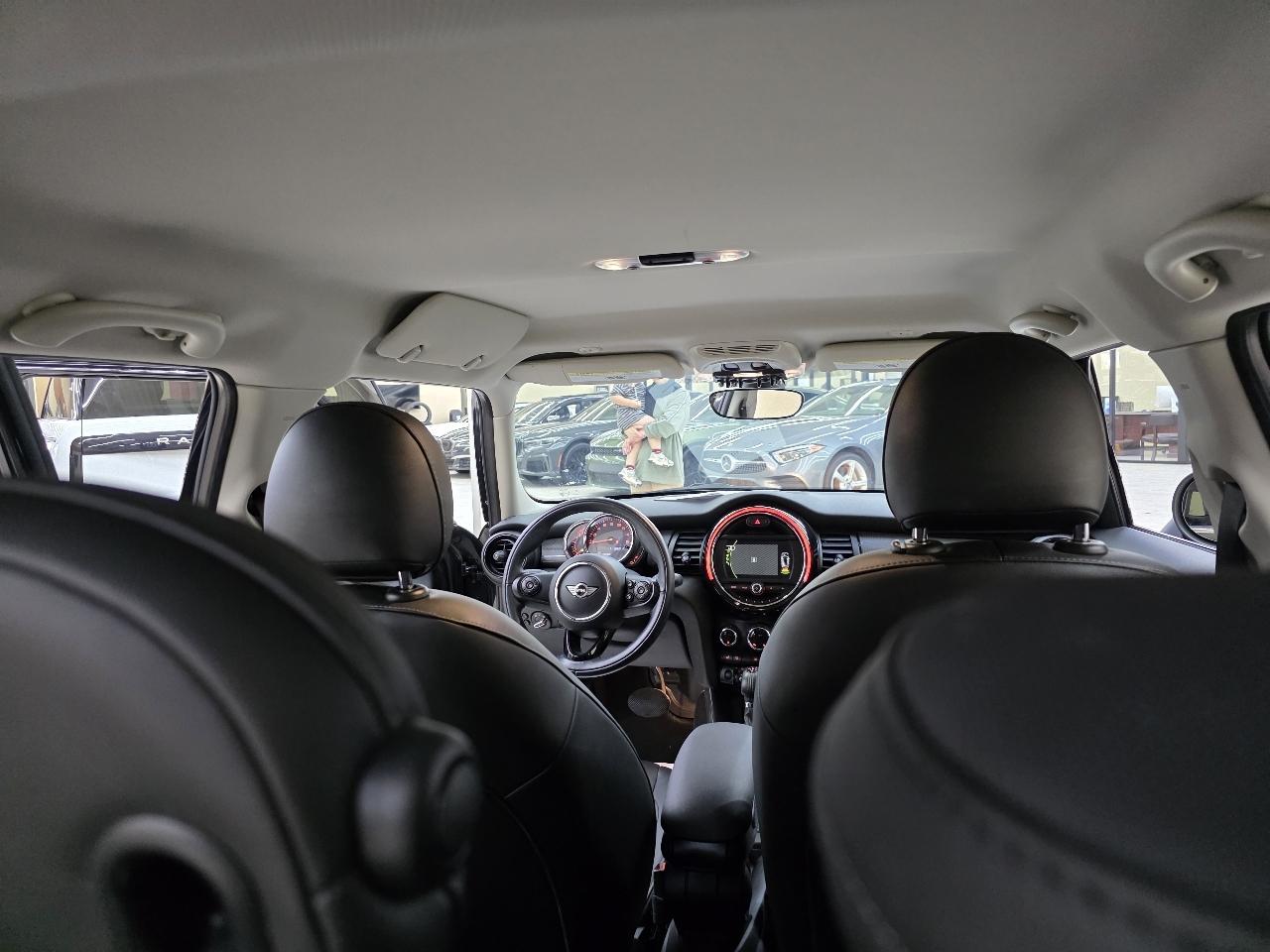 MINI Cooper 4-Door 2018