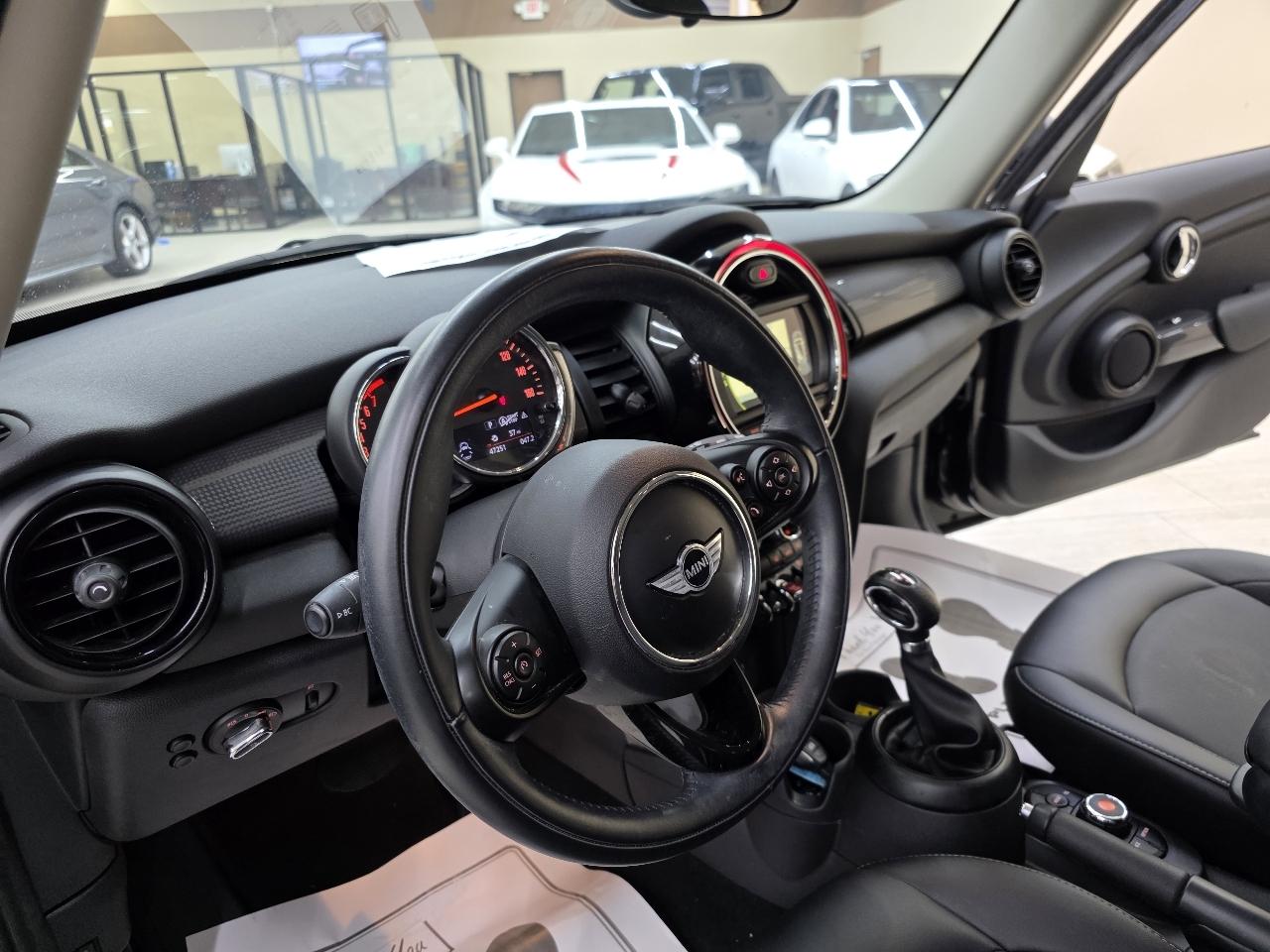MINI Cooper 4-Door 2018
