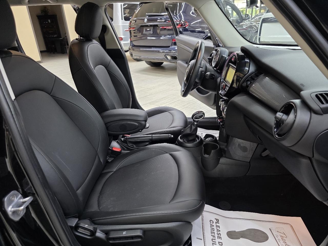 MINI Cooper 4-Door 2018