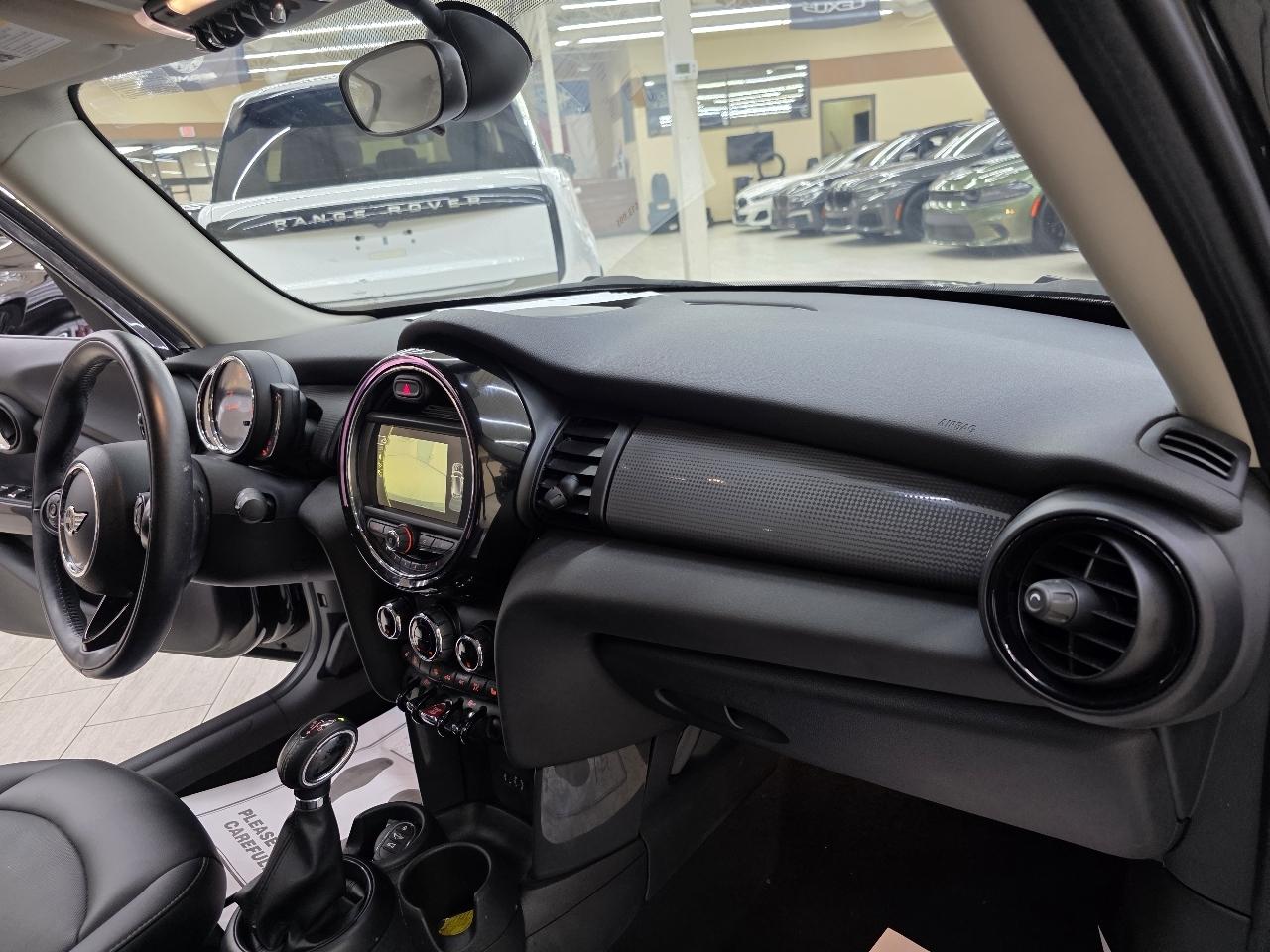 MINI Cooper 4-Door 2018