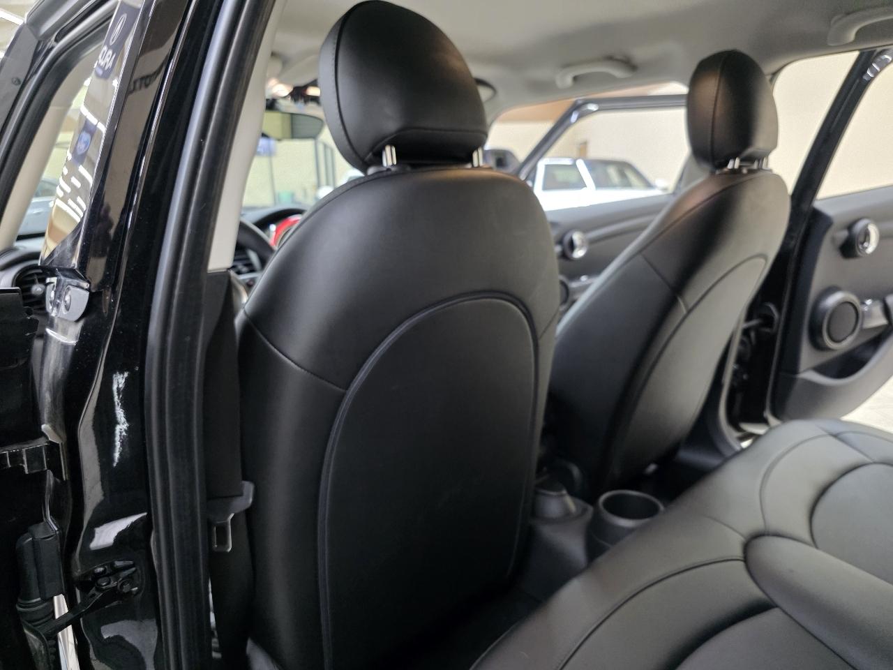 MINI Cooper 4-Door 2018