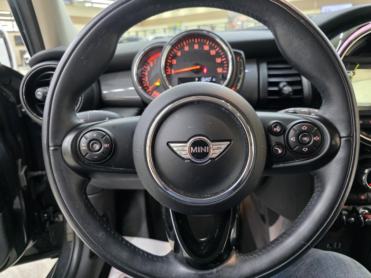 MINI Cooper 4-Door 2018