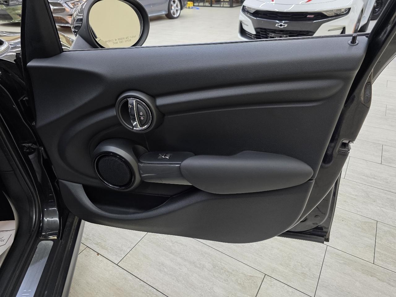 MINI Cooper 4-Door 2018