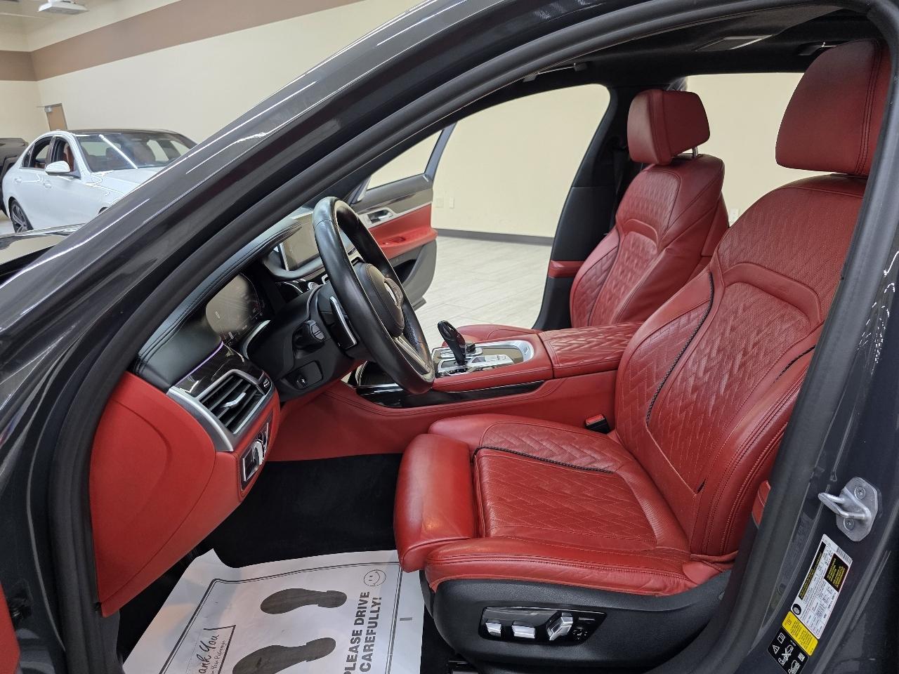 BMW 7-Series 750i xDrive 2021
