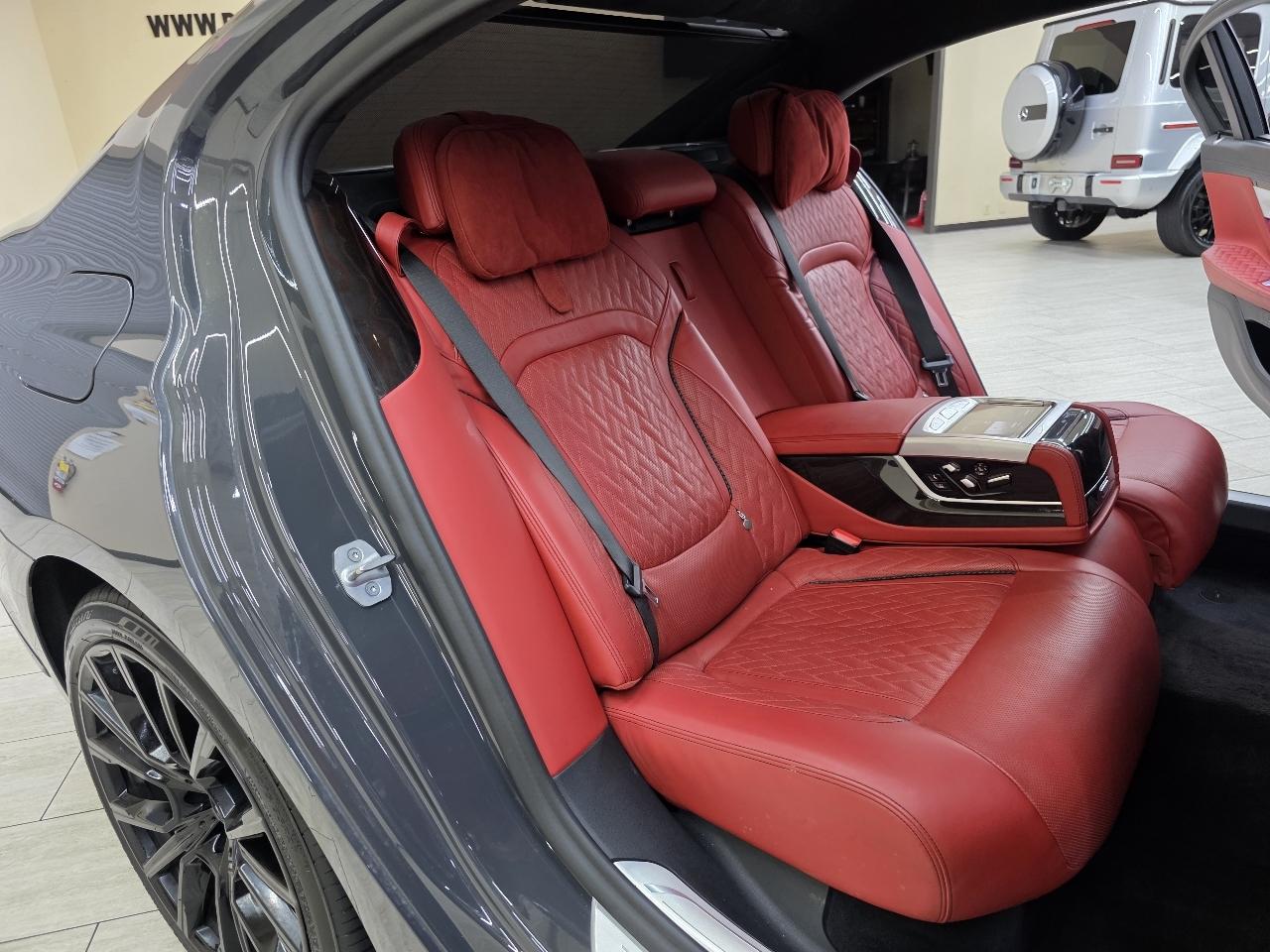BMW 7-Series 750i xDrive 2021