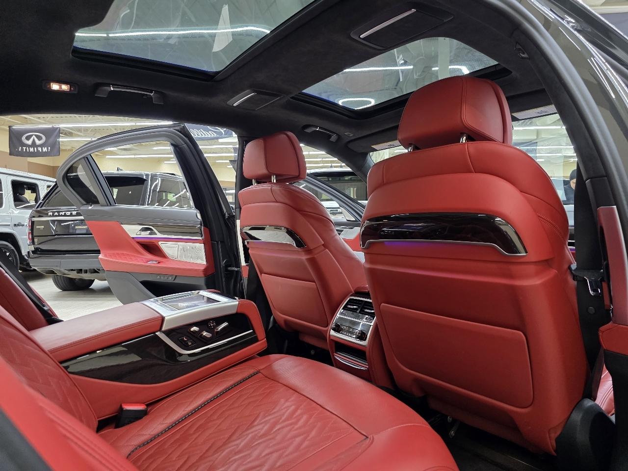 BMW 7-Series 750i xDrive 2021