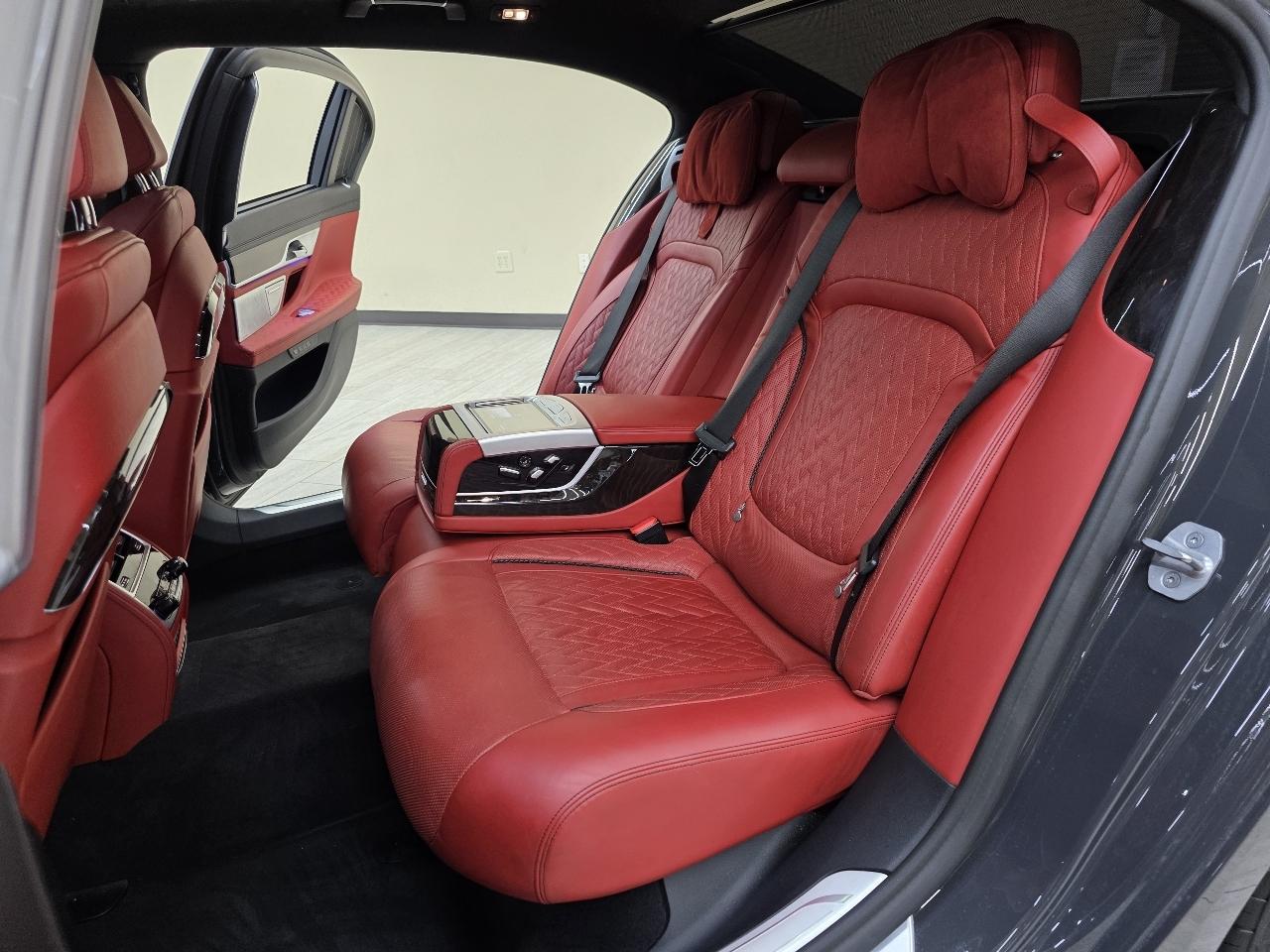BMW 7-Series 750i xDrive 2021