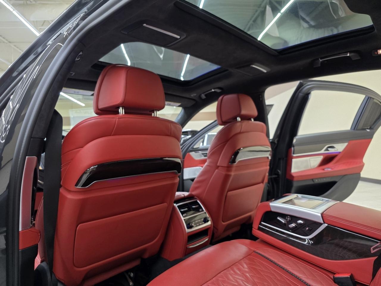 BMW 7-Series 750i xDrive 2021