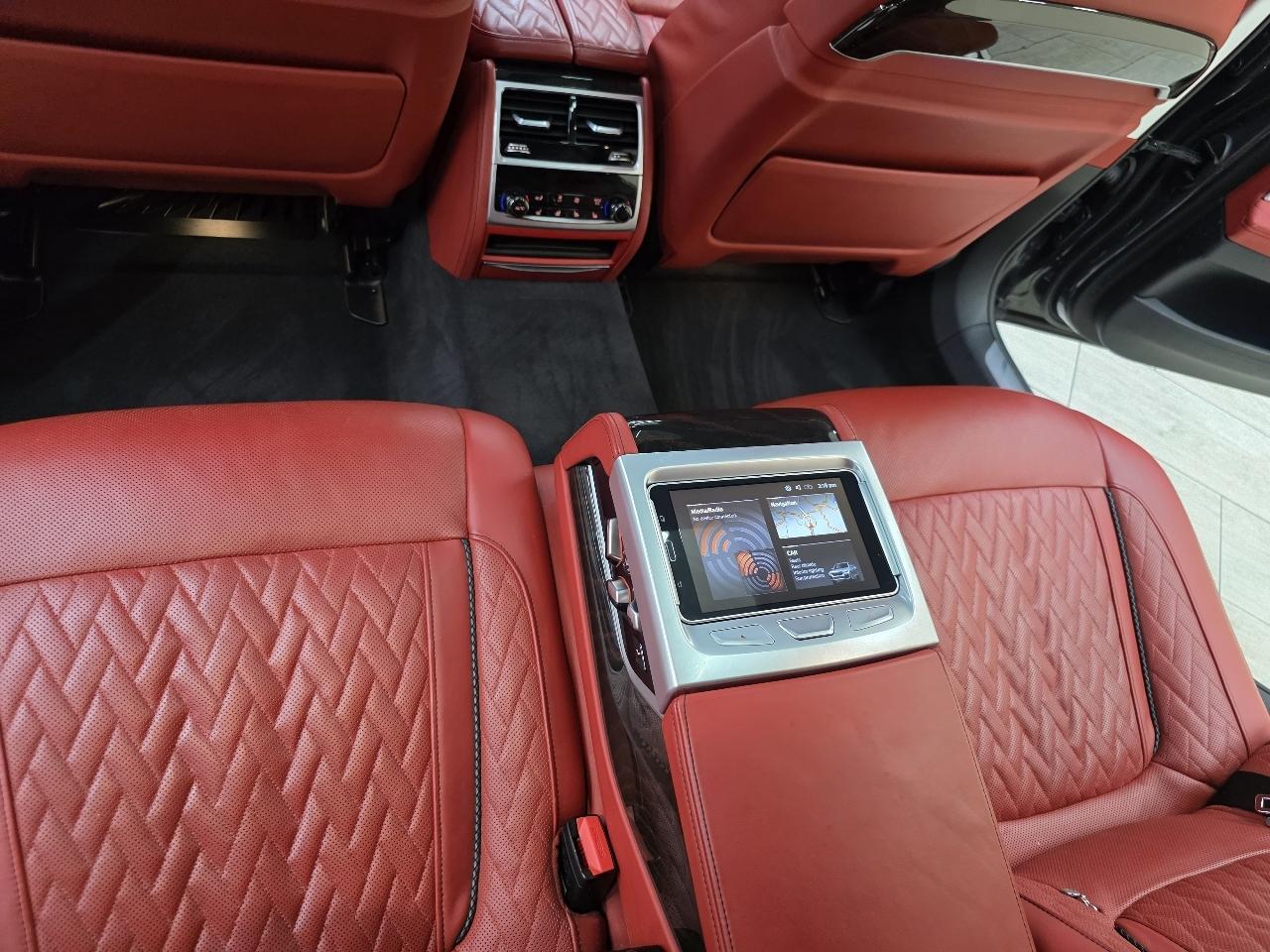 BMW 7-Series 750i xDrive 2021