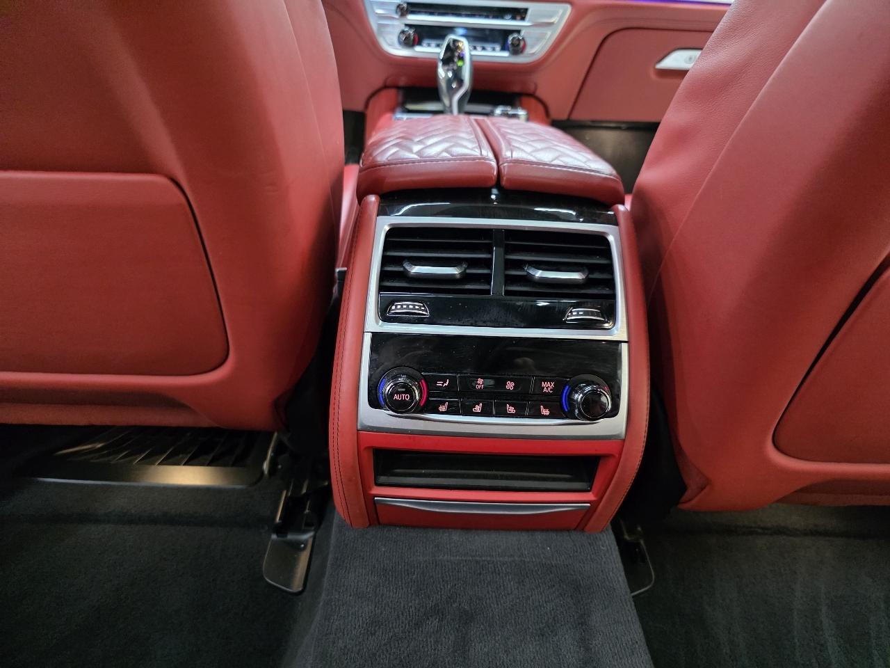 BMW 7-Series 750i xDrive 2021