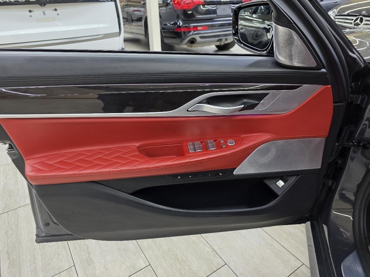 BMW 7-Series 750i xDrive 2021