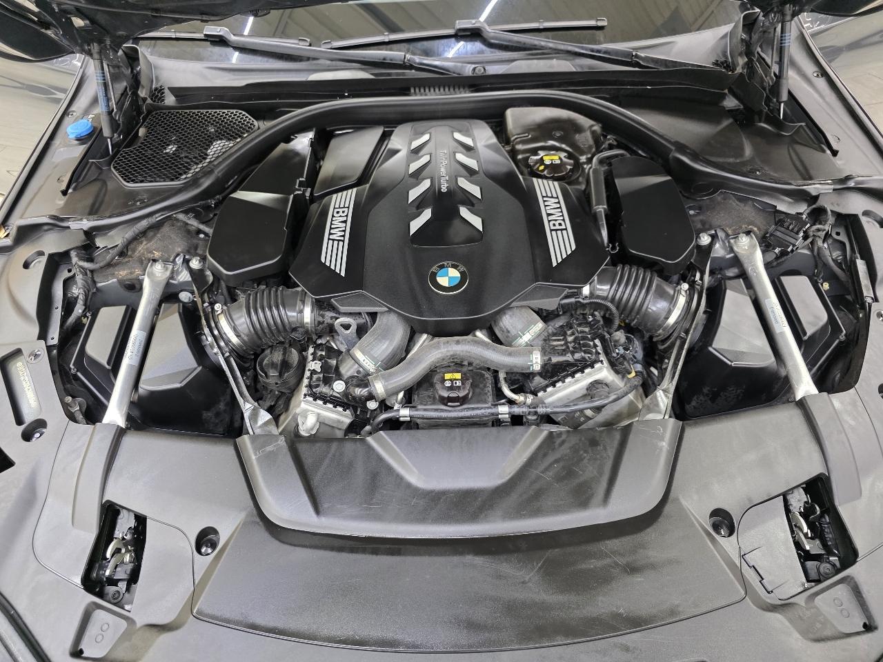 BMW 7-Series 750i xDrive 2021