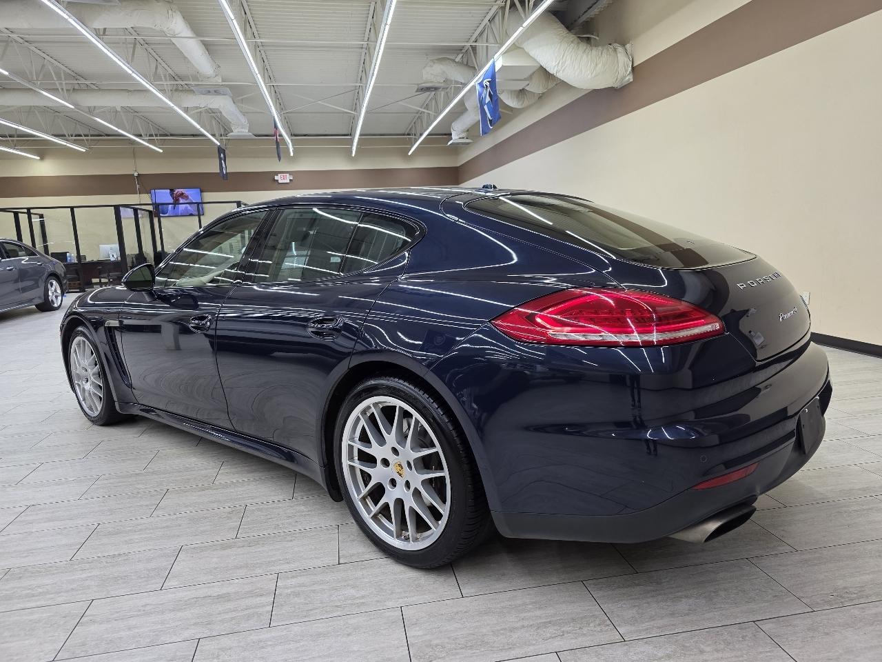 Porsche Panamera  2016