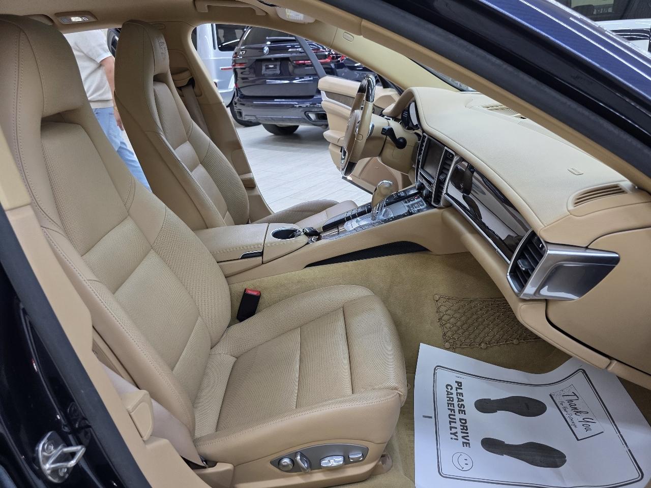 Porsche Panamera  2016