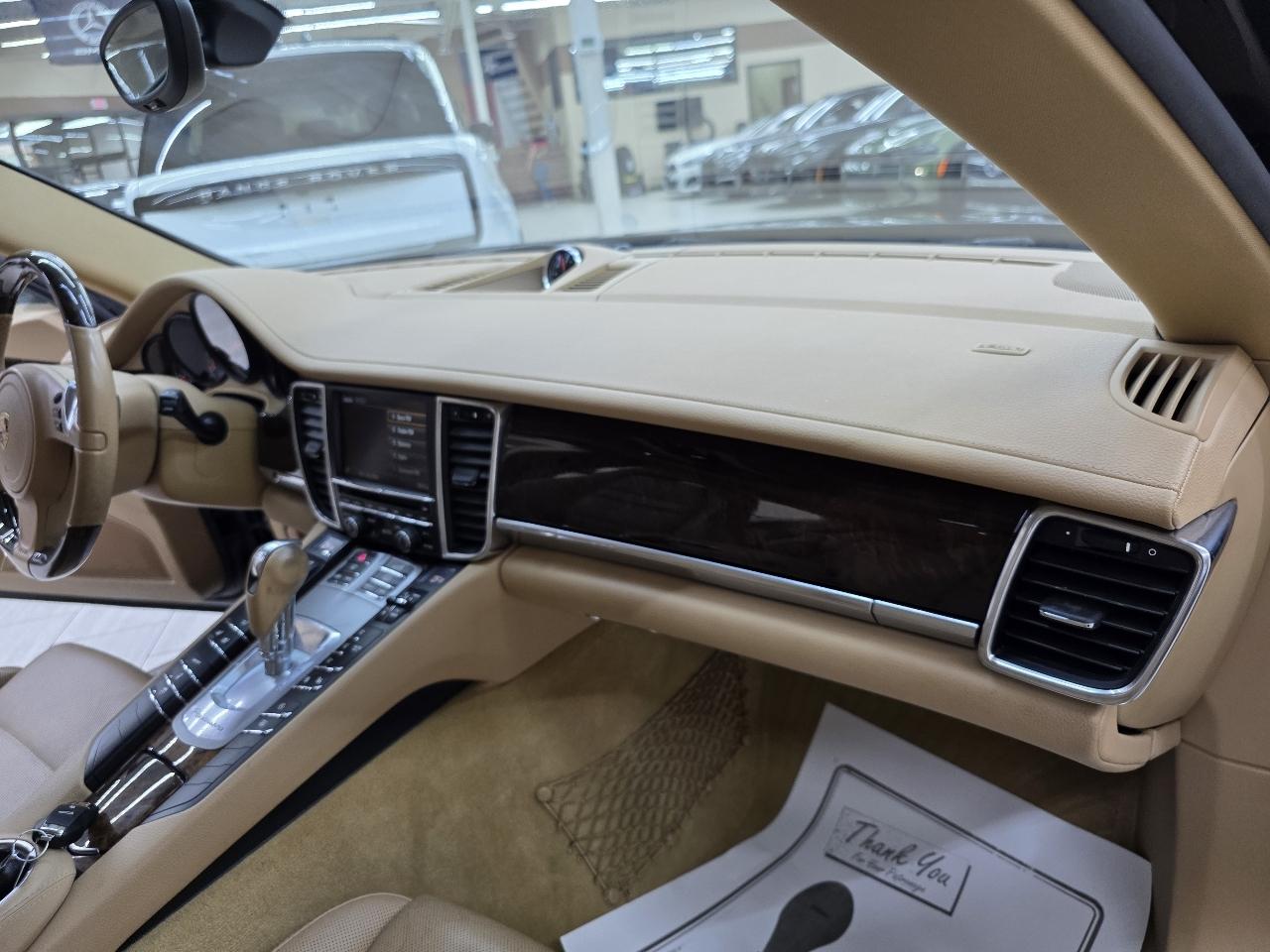 Porsche Panamera  2016