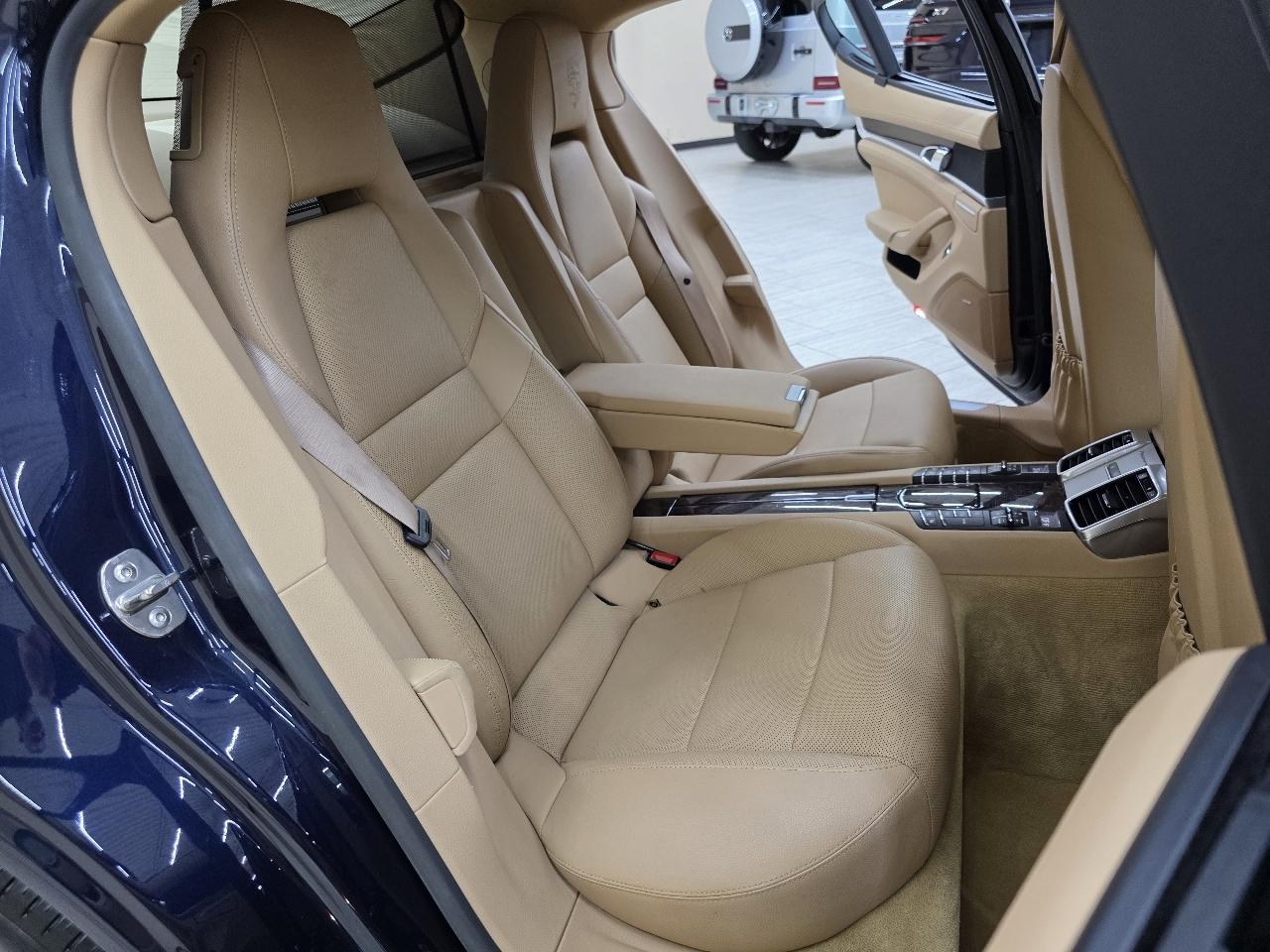 Porsche Panamera  2016