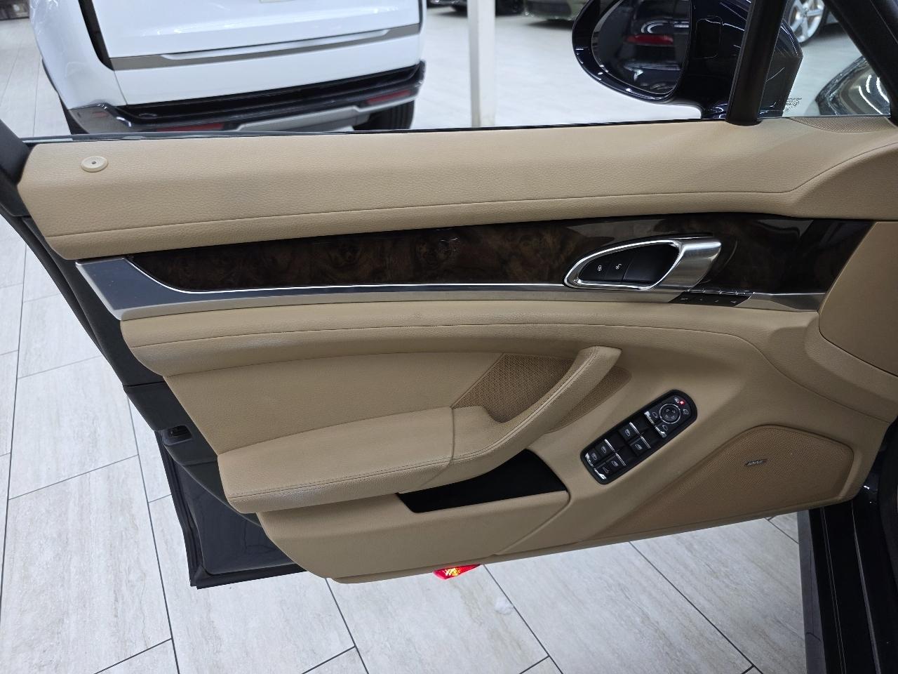 Porsche Panamera  2016