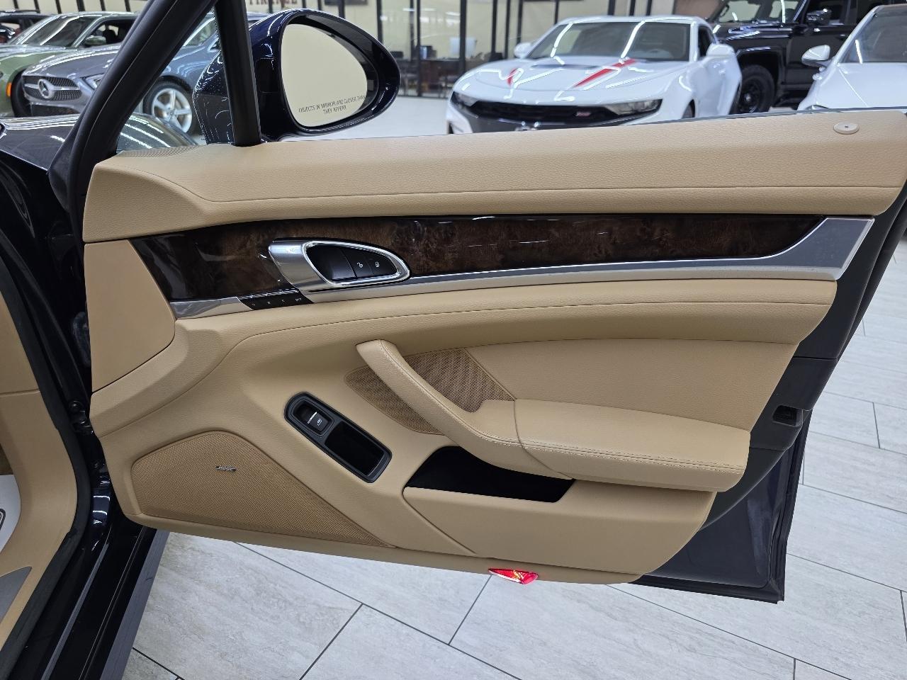 Porsche Panamera  2016