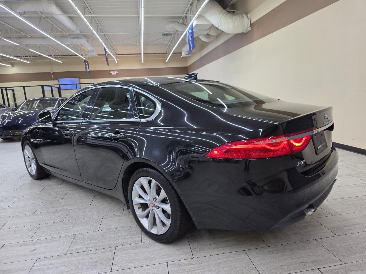 Jaguar XF-Series 25t Premium 2018