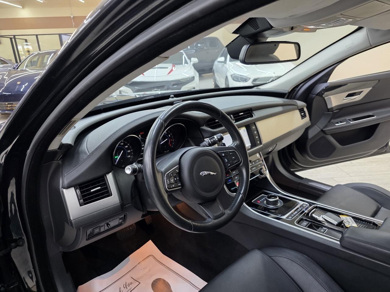 Jaguar XF-Series 25t Premium 2018