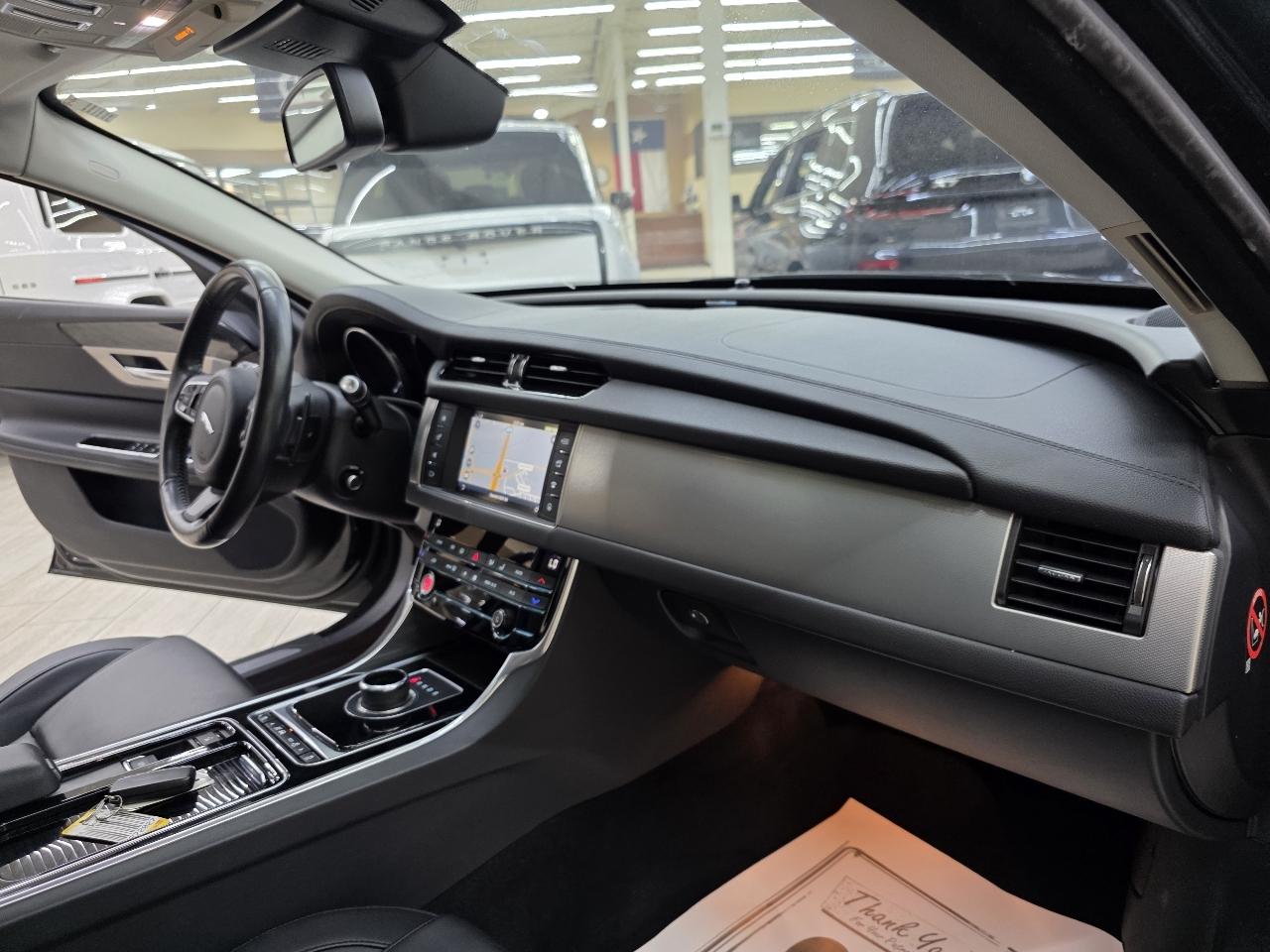 Jaguar XF-Series 25t Premium 2018