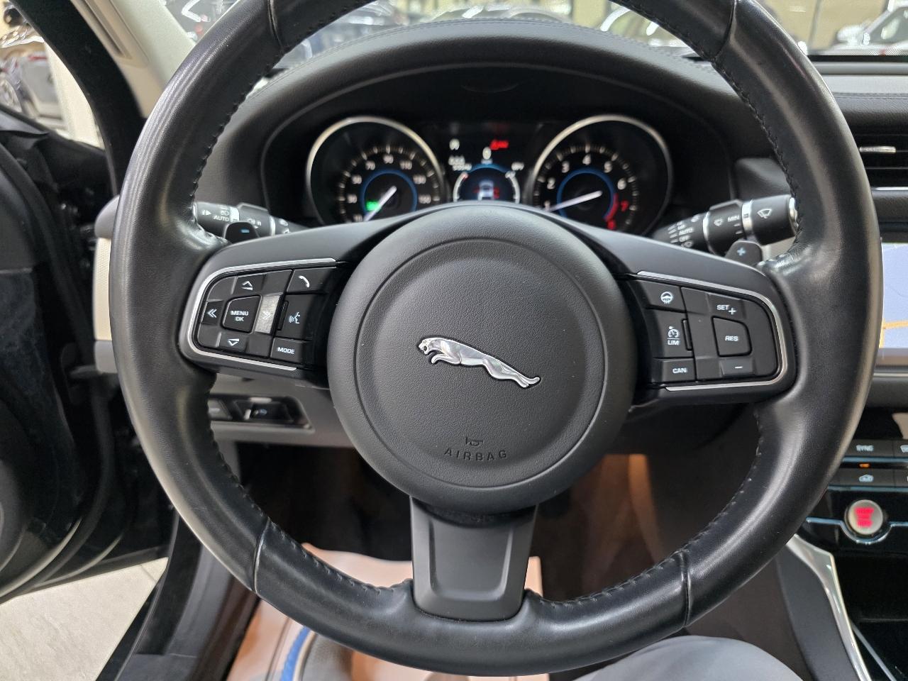 Jaguar XF-Series 25t Premium 2018