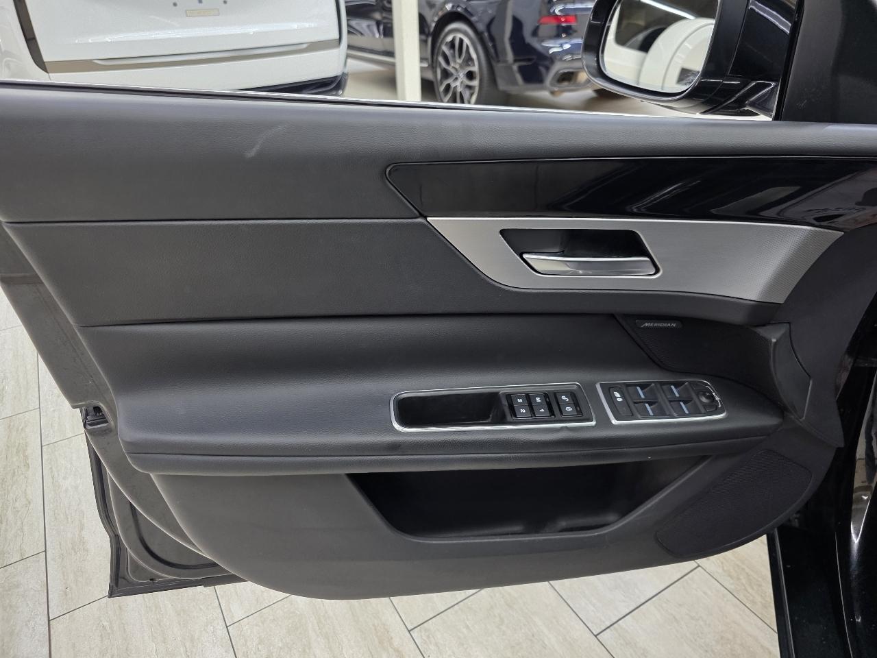 Jaguar XF-Series 25t Premium 2018