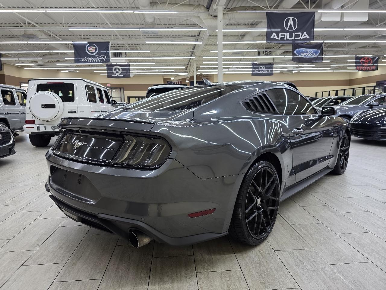 Ford Mustang EcoBoost Coupe 2020