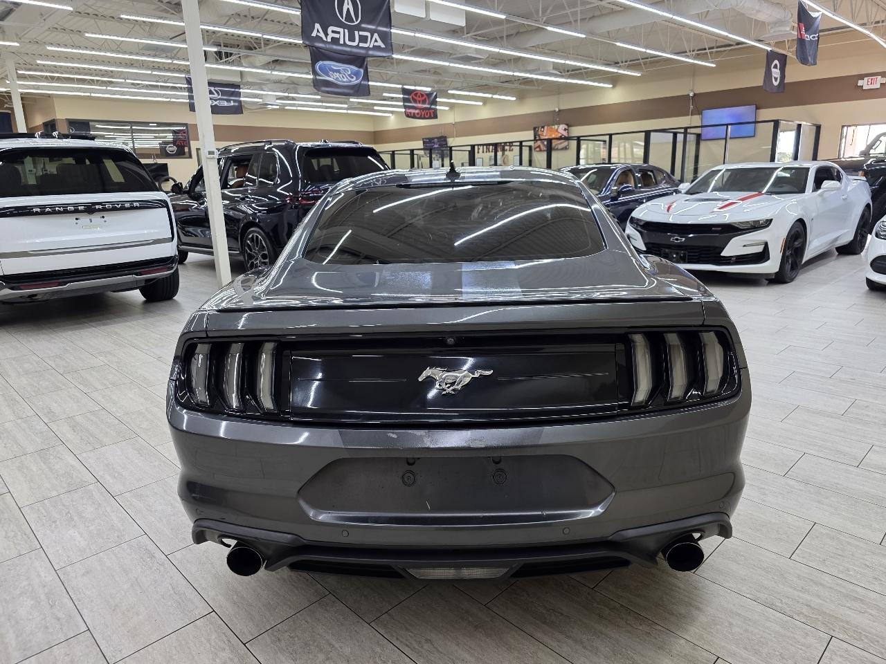 Ford Mustang EcoBoost Coupe 2020