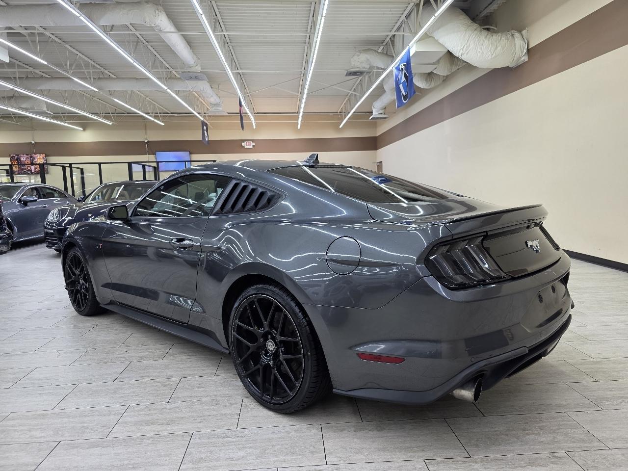 Ford Mustang EcoBoost Coupe 2020