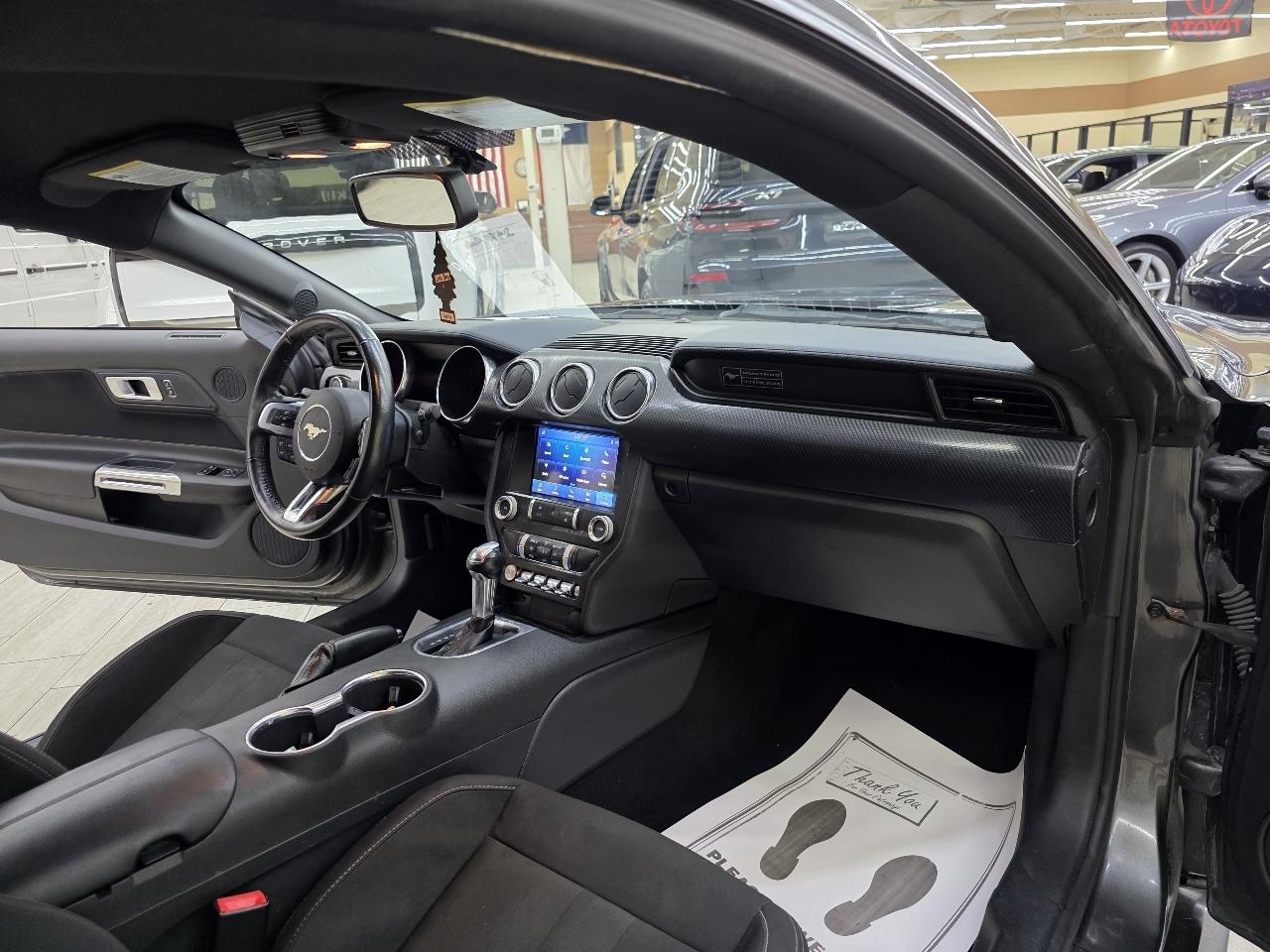 Ford Mustang EcoBoost Coupe 2020