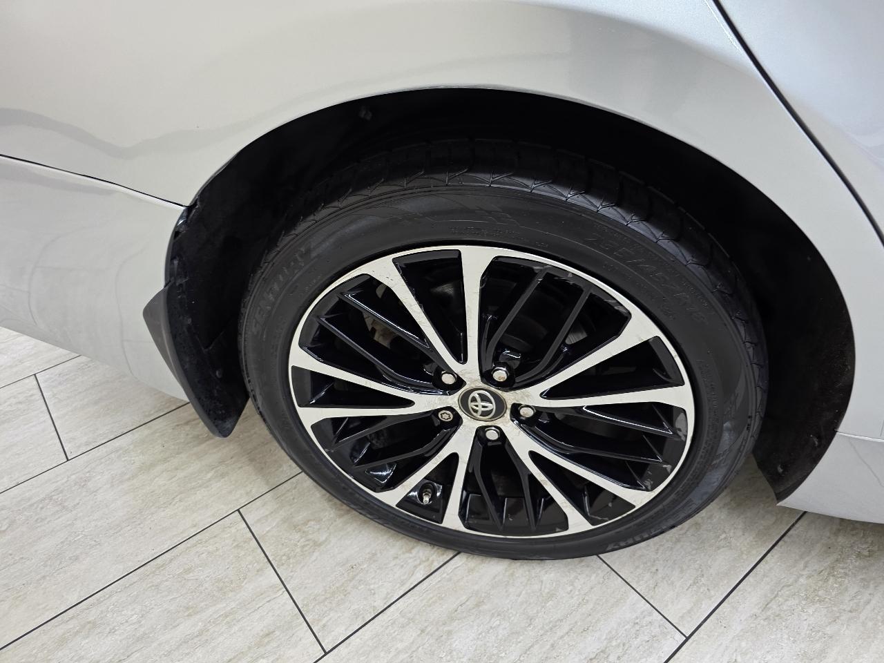 Toyota Camry XLE 2019