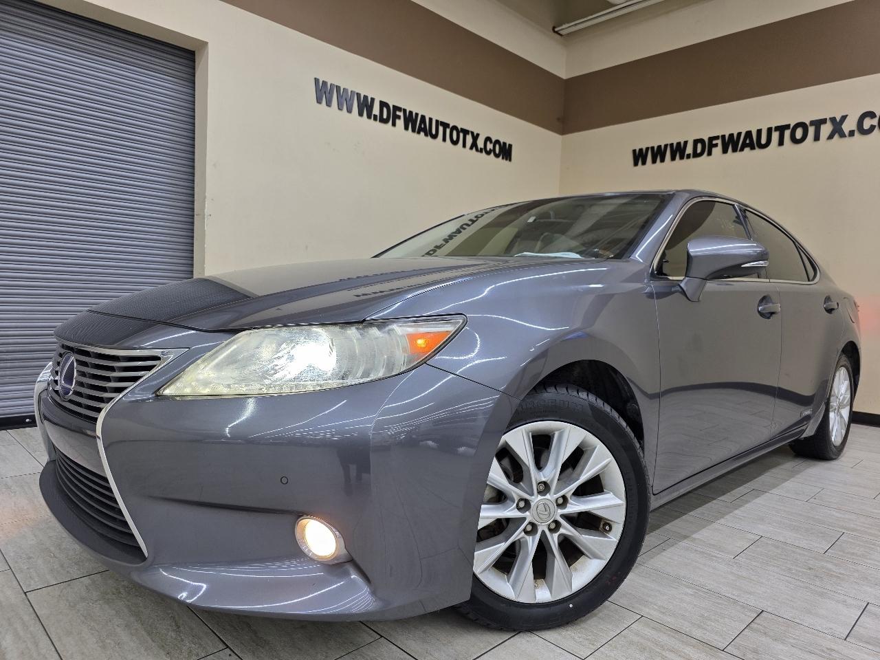 2013 Lexus ES 300h Sedan