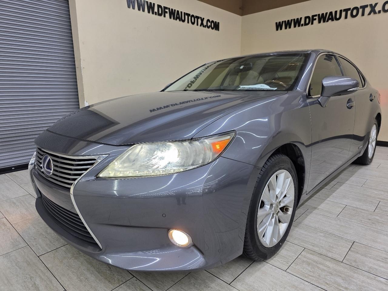 Lexus ES 300h Sedan 2013