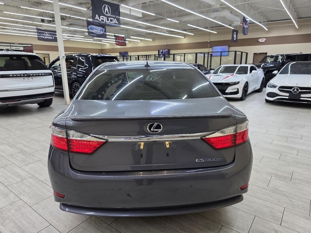 Lexus ES 300h Sedan 2013