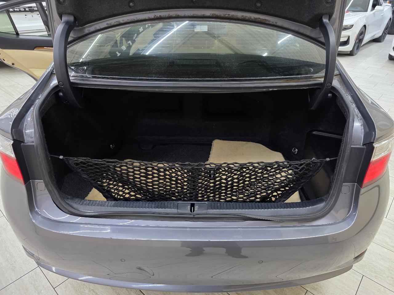 Lexus ES 300h Sedan 2013