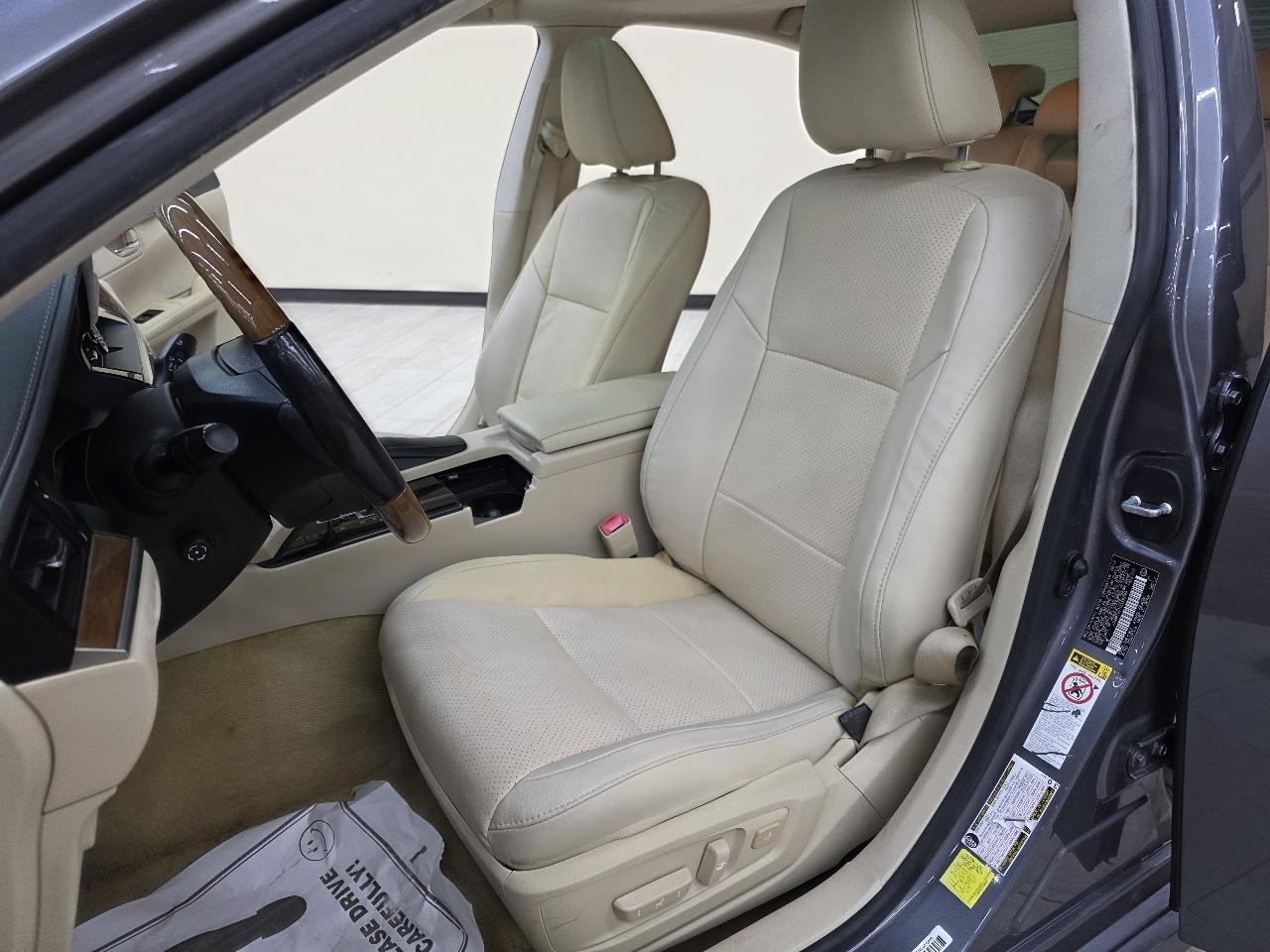 Lexus ES 300h Sedan 2013