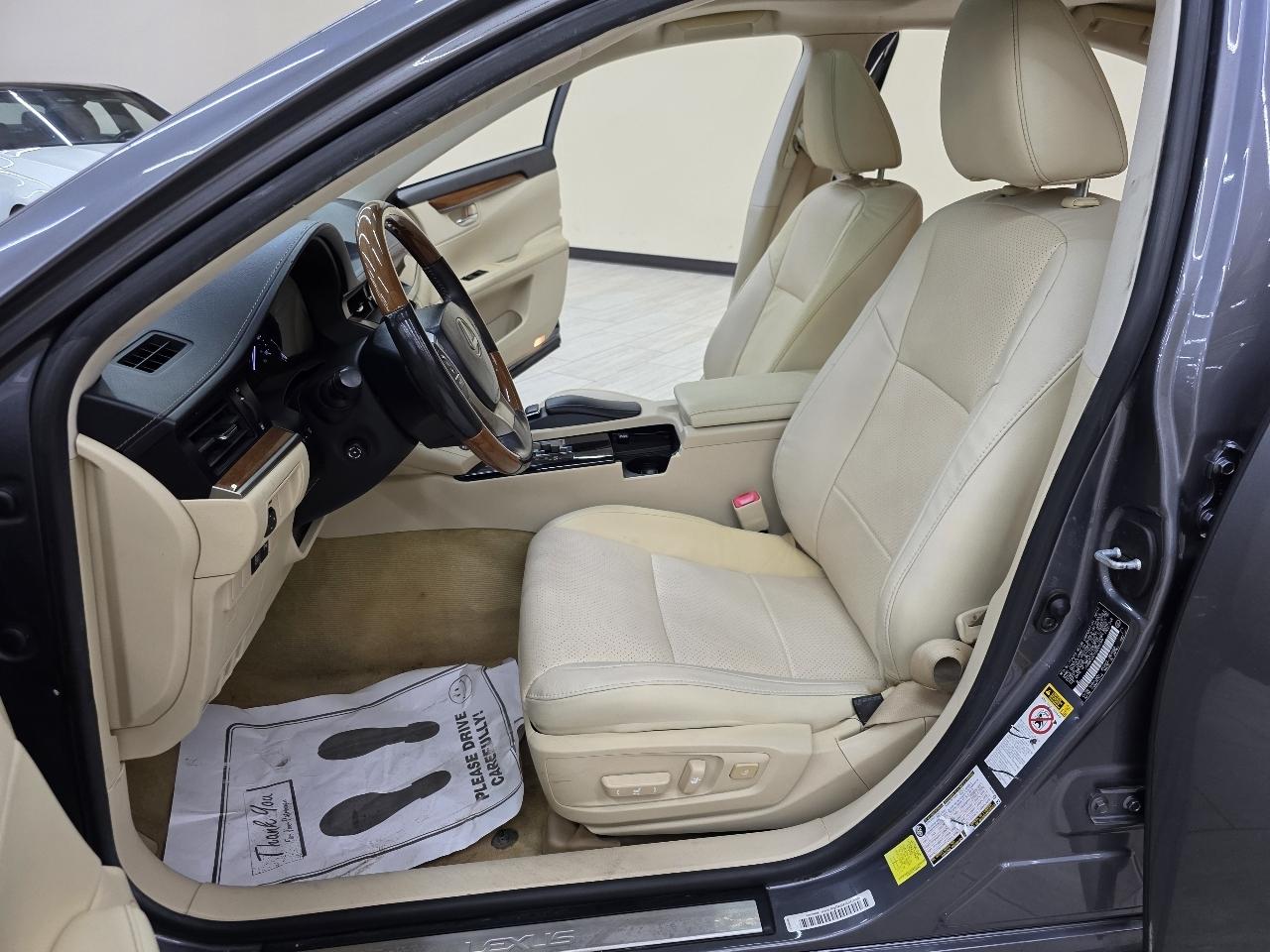 Lexus ES 300h Sedan 2013