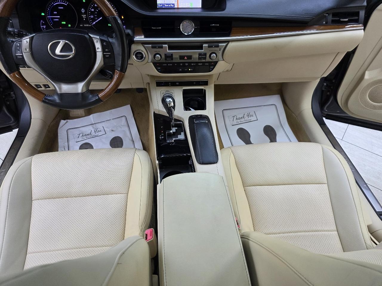 Lexus ES 300h Sedan 2013