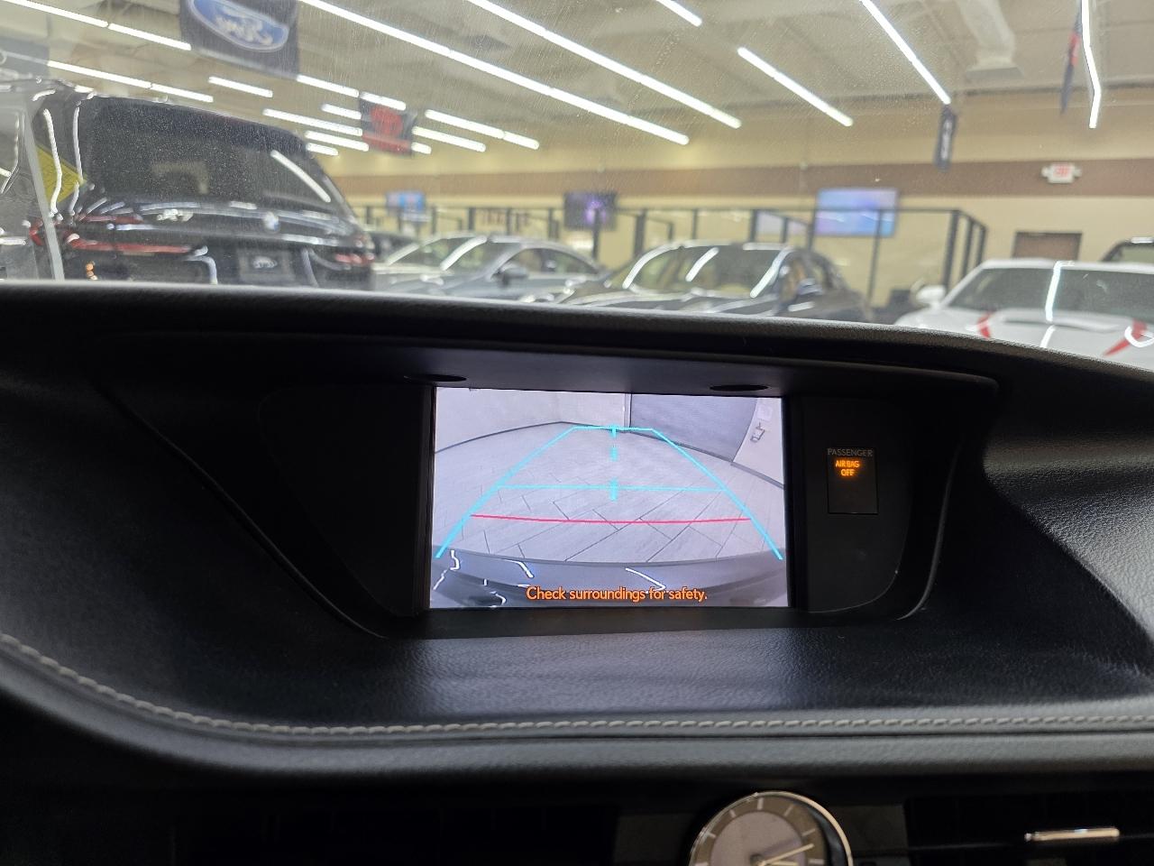 Lexus ES 300h Sedan 2013