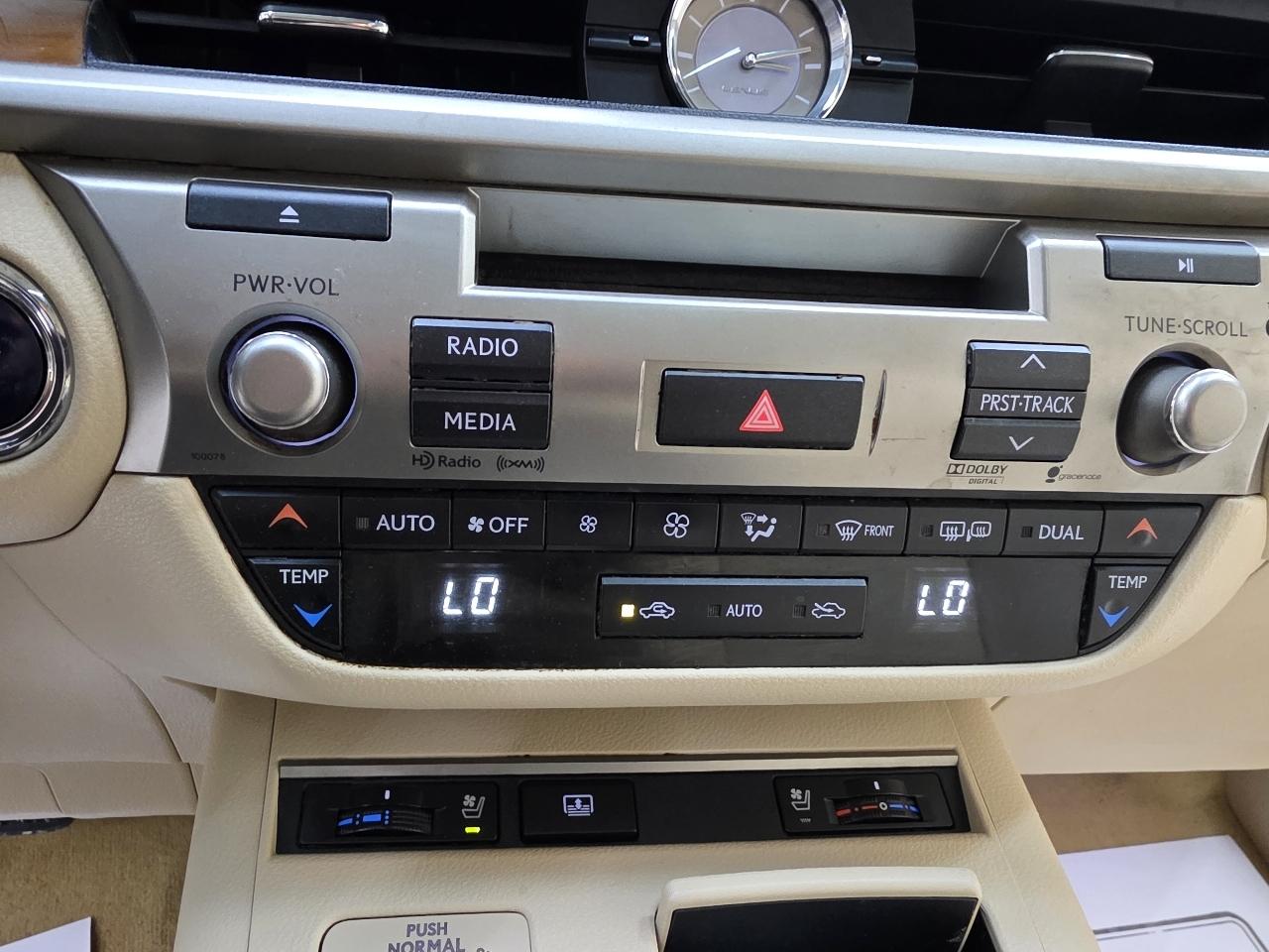 Lexus ES 300h Sedan 2013