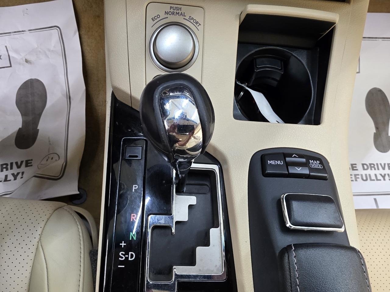 Lexus ES 300h Sedan 2013