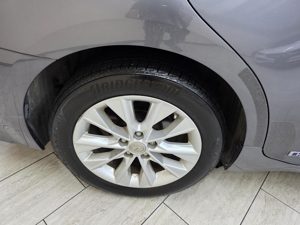 Lexus ES 300h Sedan 2013
