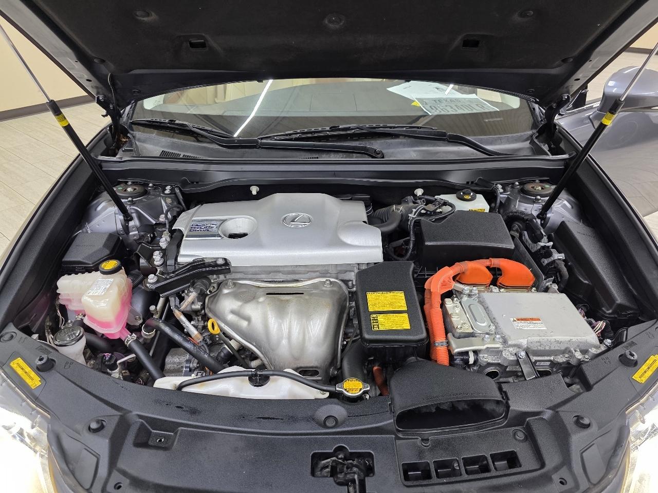 Lexus ES 300h Sedan 2013