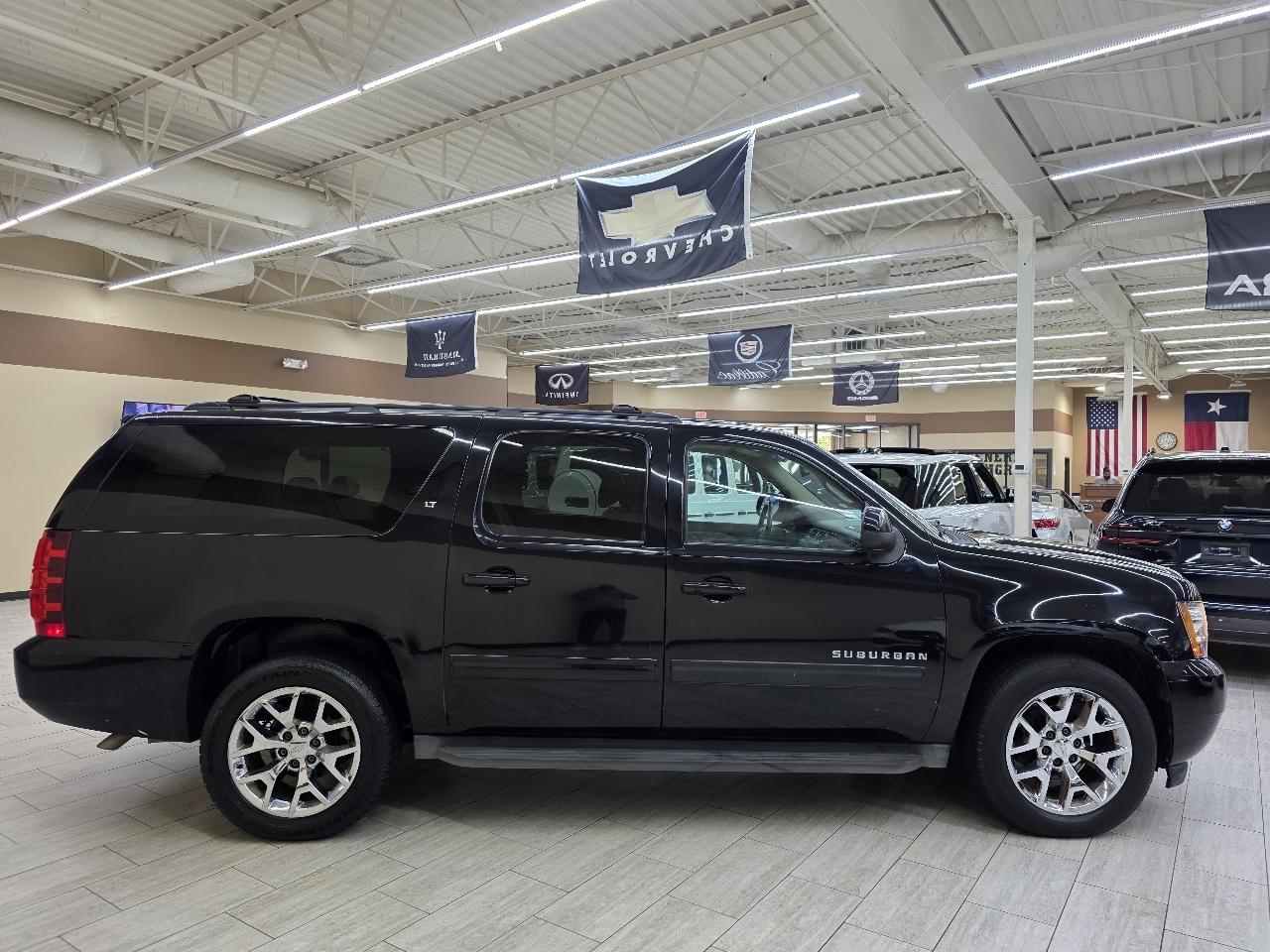 Chevrolet Suburban LT 1500 2WD 2013