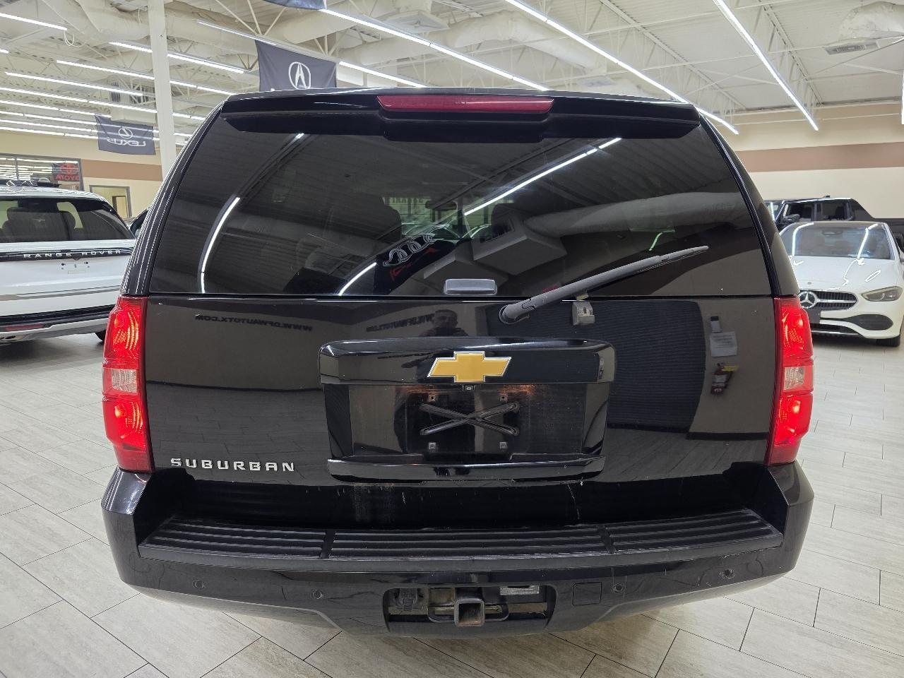 Chevrolet Suburban LT 1500 2WD 2013