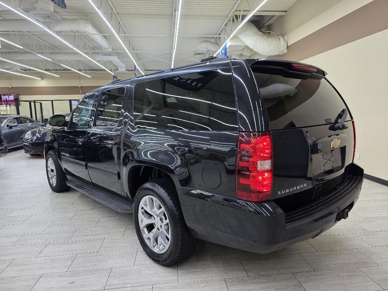 Chevrolet Suburban LT 1500 2WD 2013
