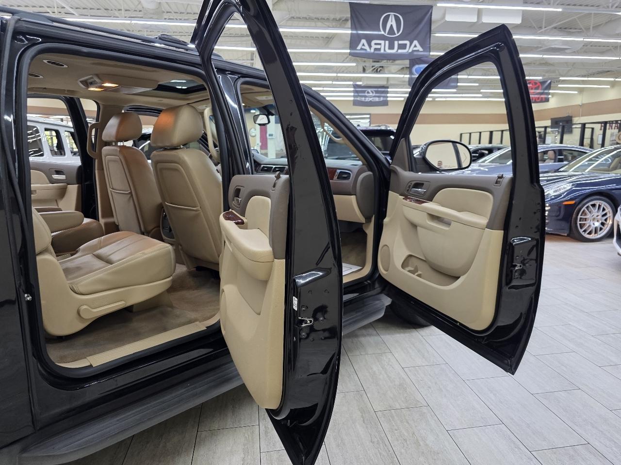 Chevrolet Suburban LT 1500 2WD 2013